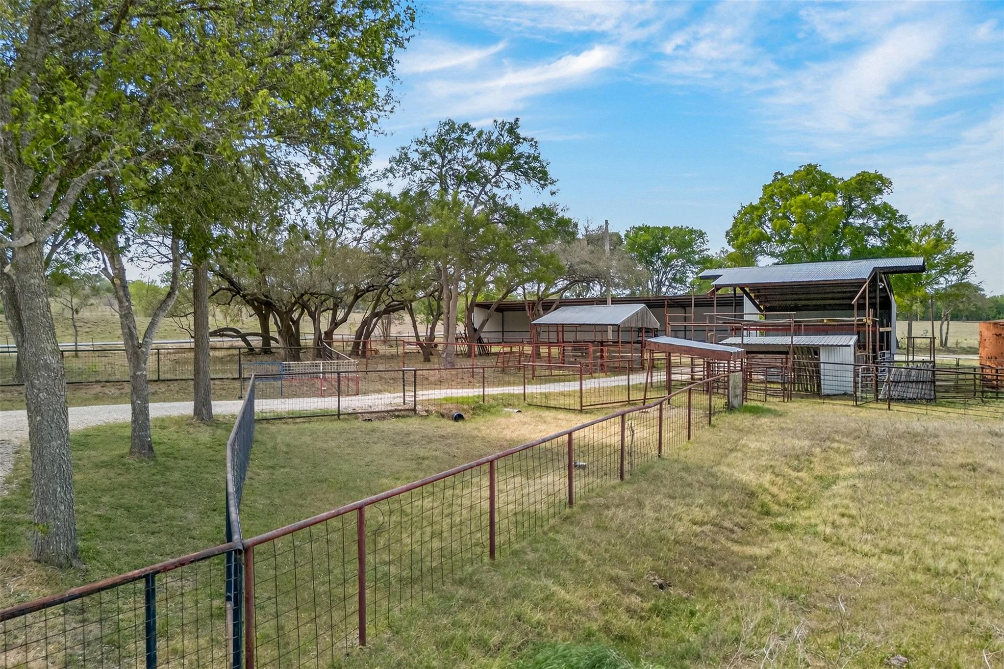 1077 Burdette Wells Rd, Lockhart, TX 78644