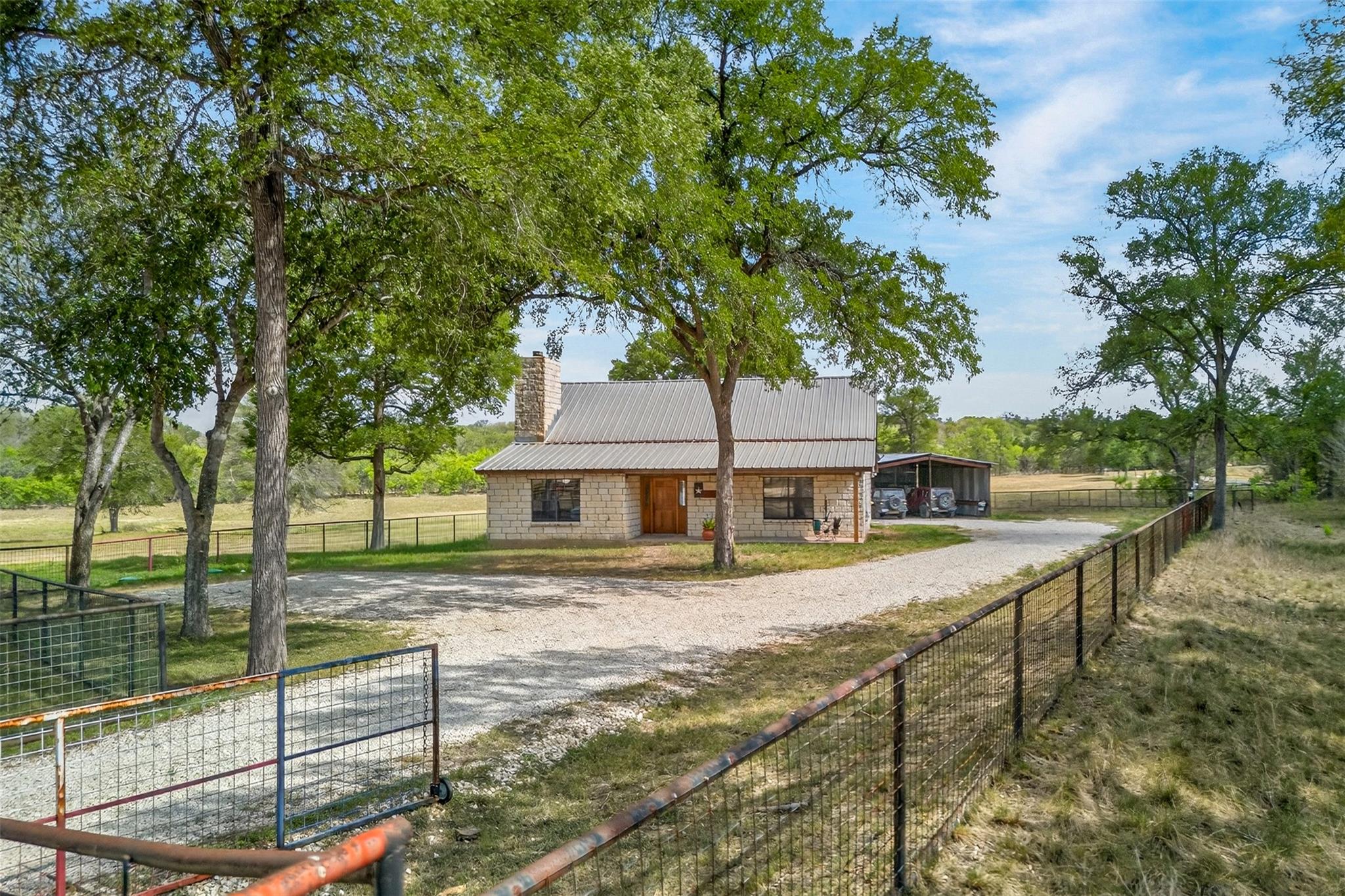 1077 Burdette Wells Rd, Lockhart, TX 78644