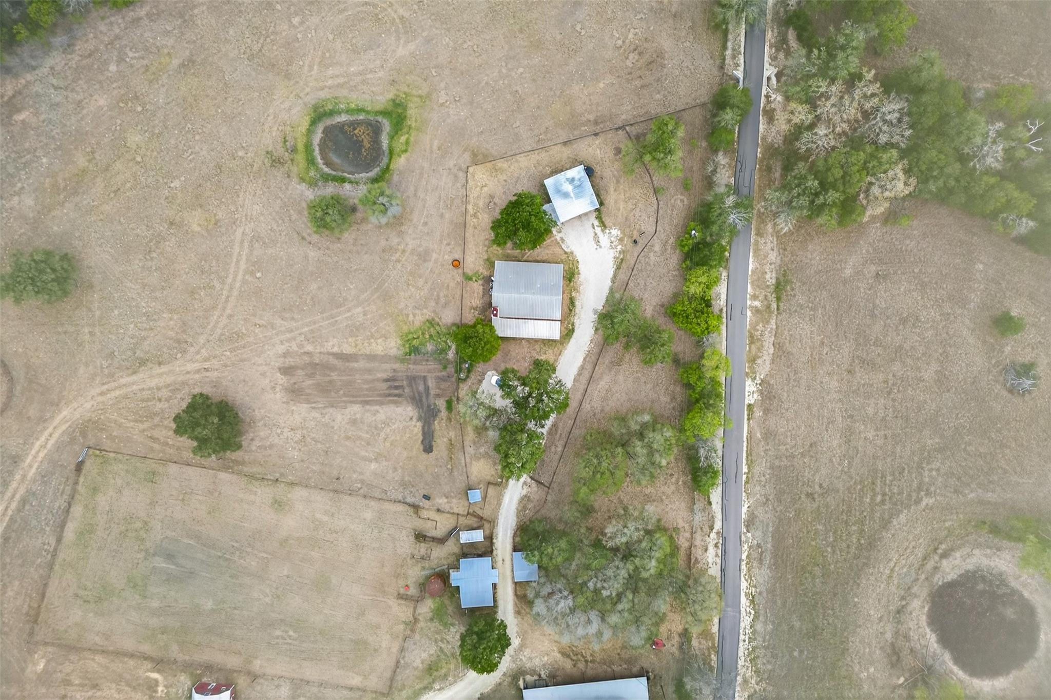 1077 Burdette Wells Rd, Lockhart, TX 78644