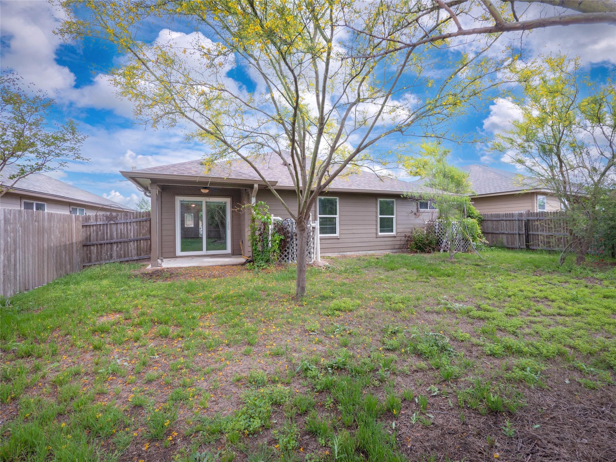 168 Cazador Dr, San Marcos, TX 78666