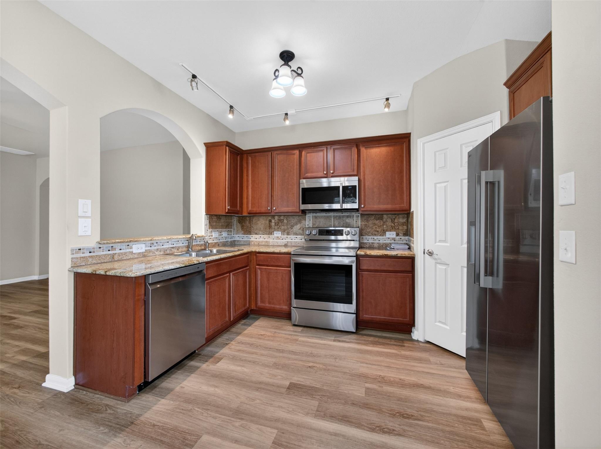 168 Cazador Dr, San Marcos, TX 78666