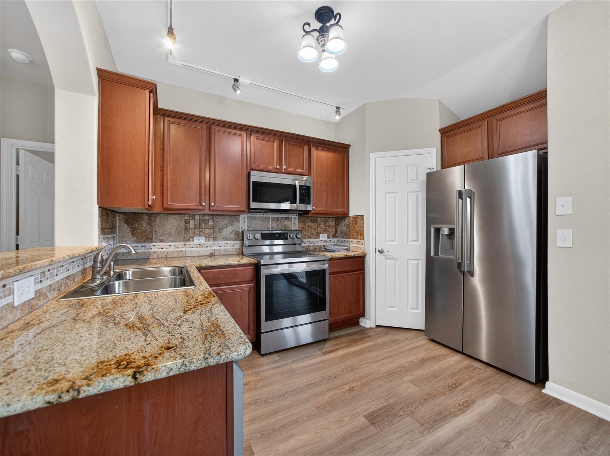 168 Cazador Dr, San Marcos, TX 78666