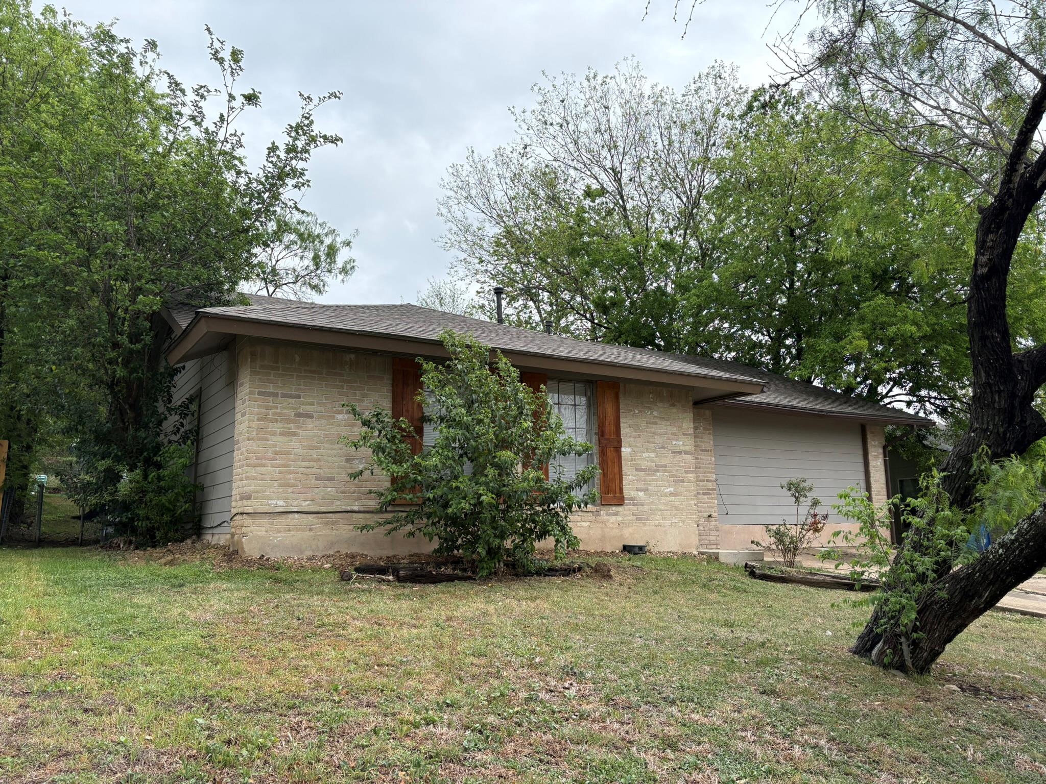 2524 CHAPARRAL Trl, Austin, TX 78744