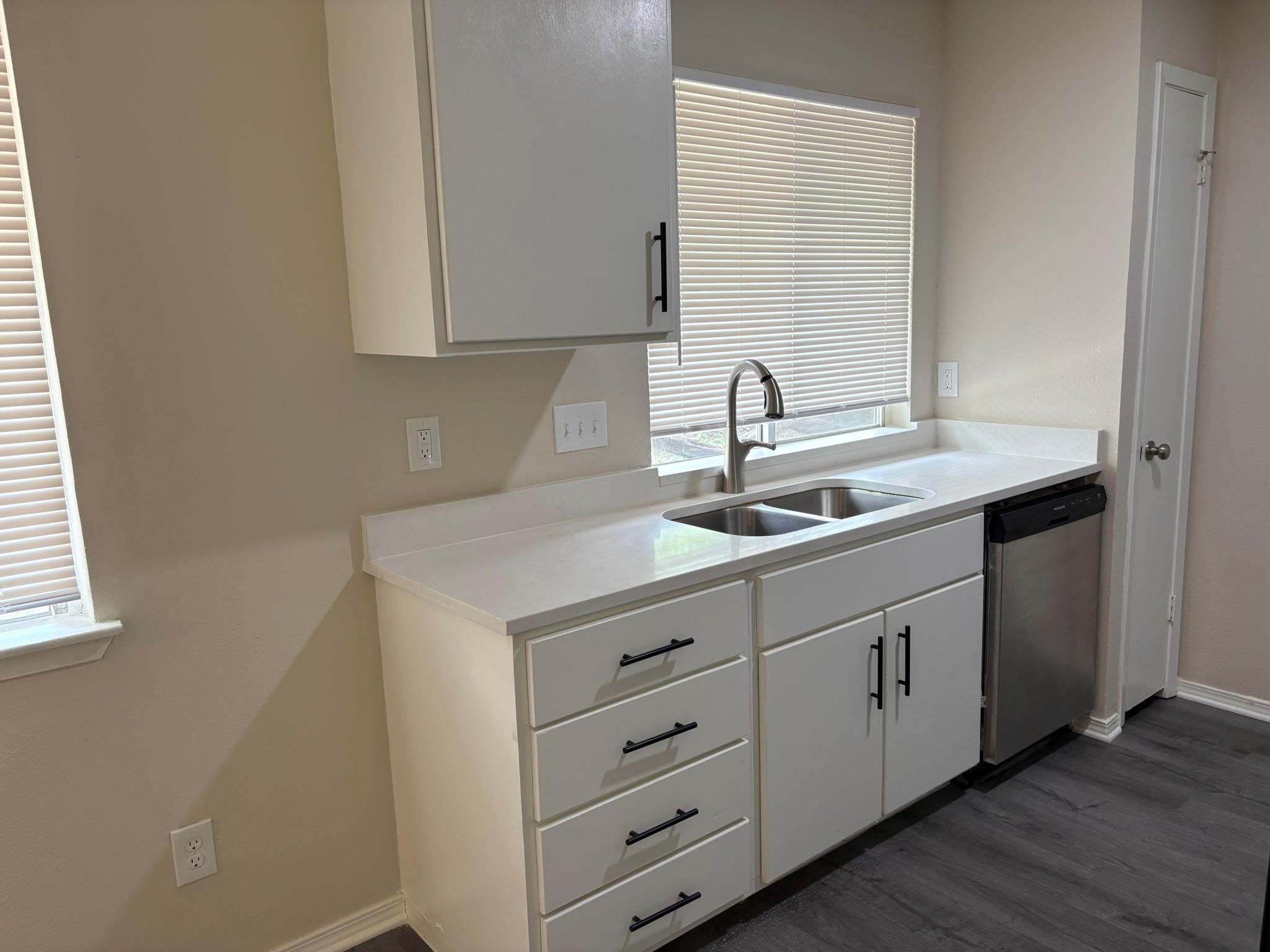 2524 CHAPARRAL Trl, Austin, TX 78744