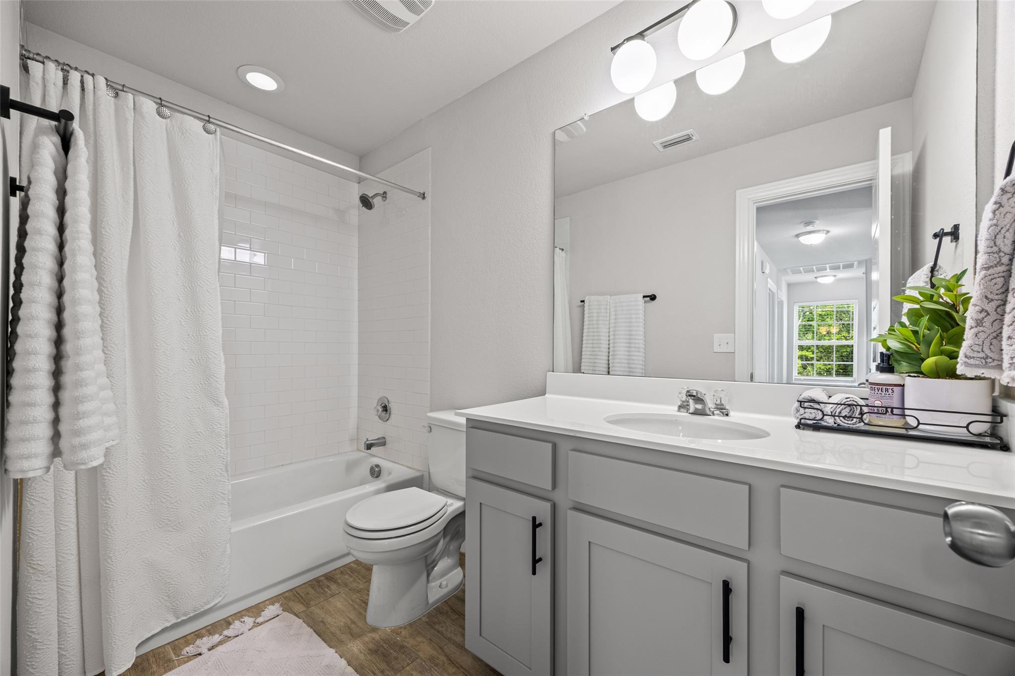 7200 Redding Dr, Austin, TX 78745