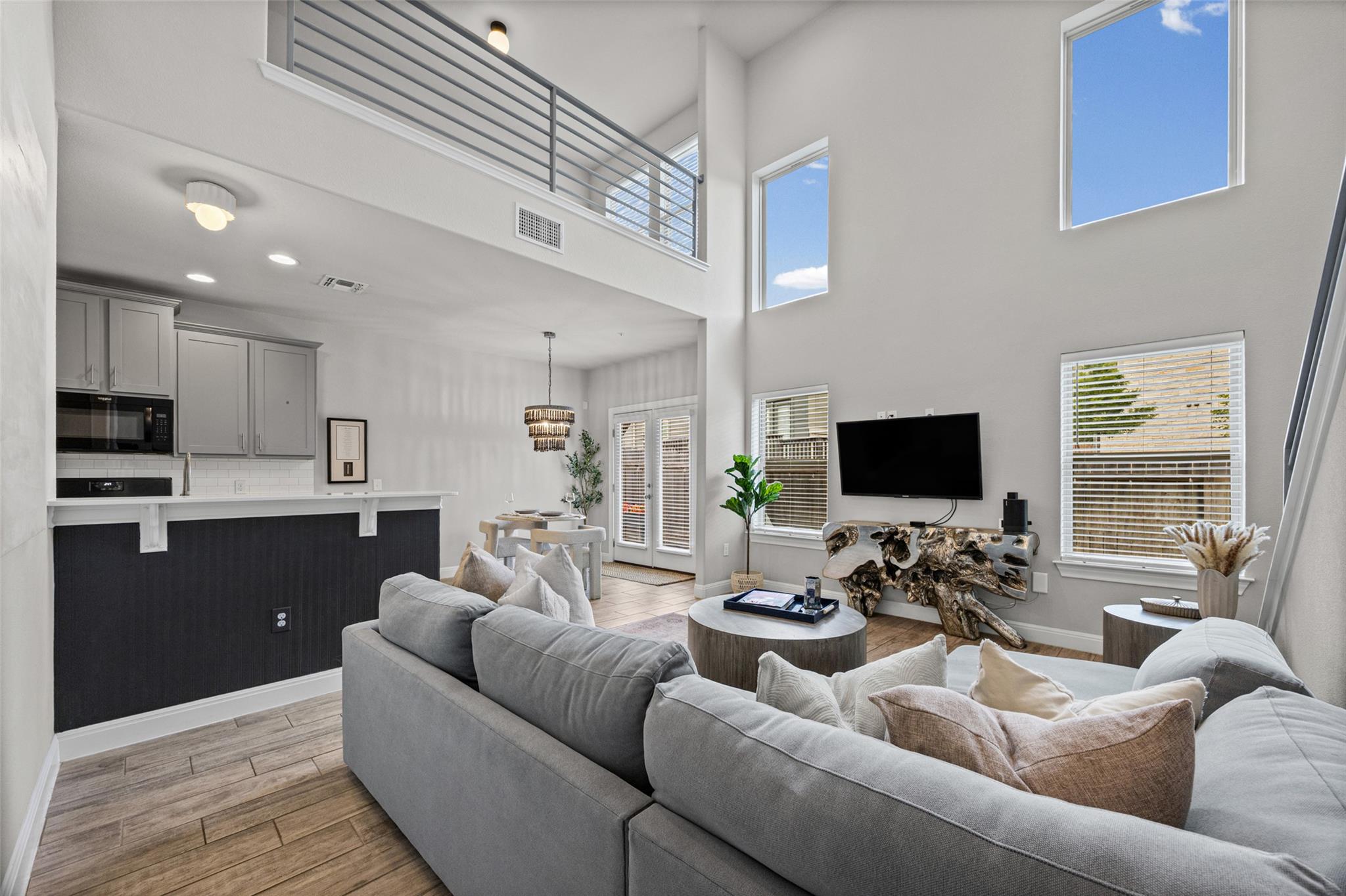 7200 Redding Dr, Austin, TX 78745