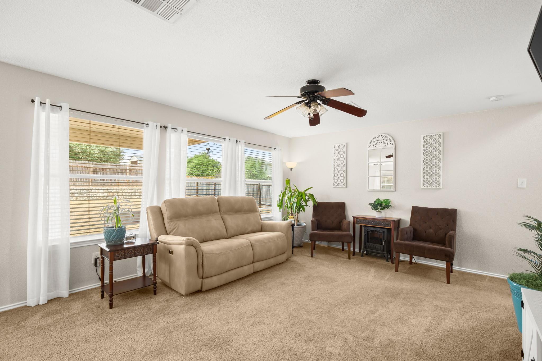 216 Sweet Leaf Ln, Pflugerville, TX 78660