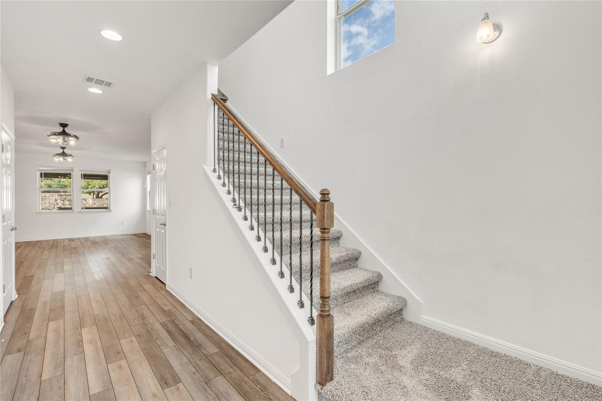 104 Turkey Creek Ln, Leander, TX 78641