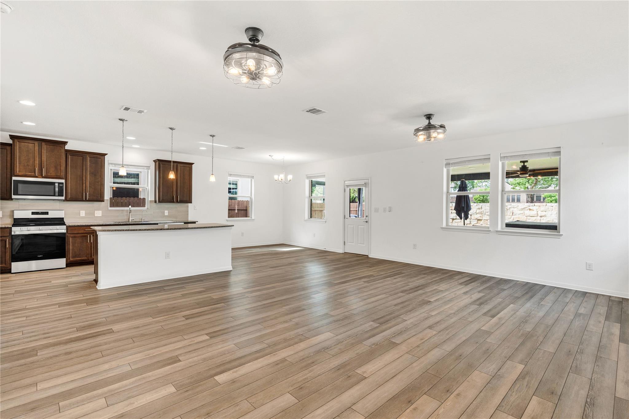 104 Turkey Creek Ln, Leander, TX 78641