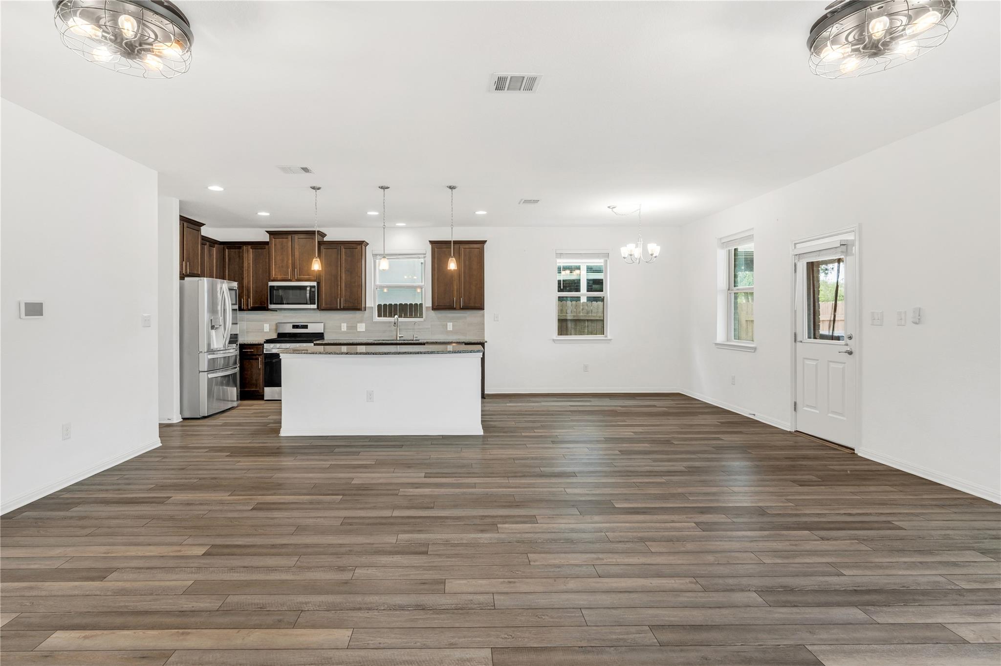 104 Turkey Creek Ln, Leander, TX 78641