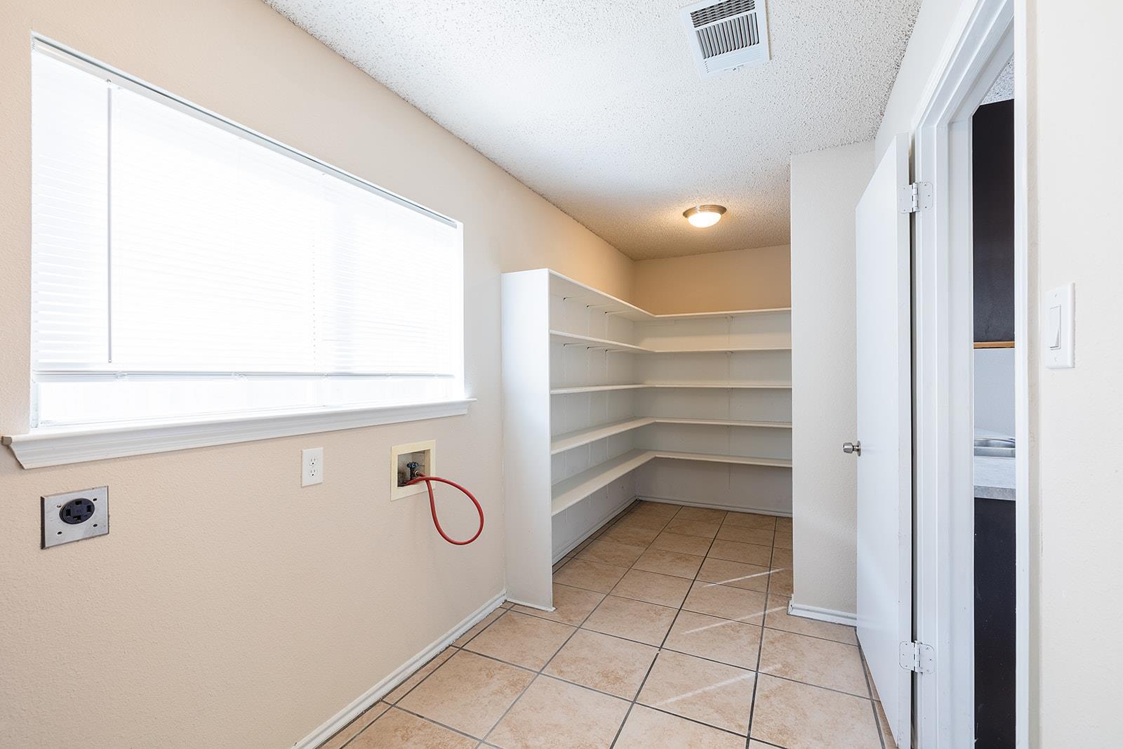 1240 Dexford Dr, Austin, TX 78753