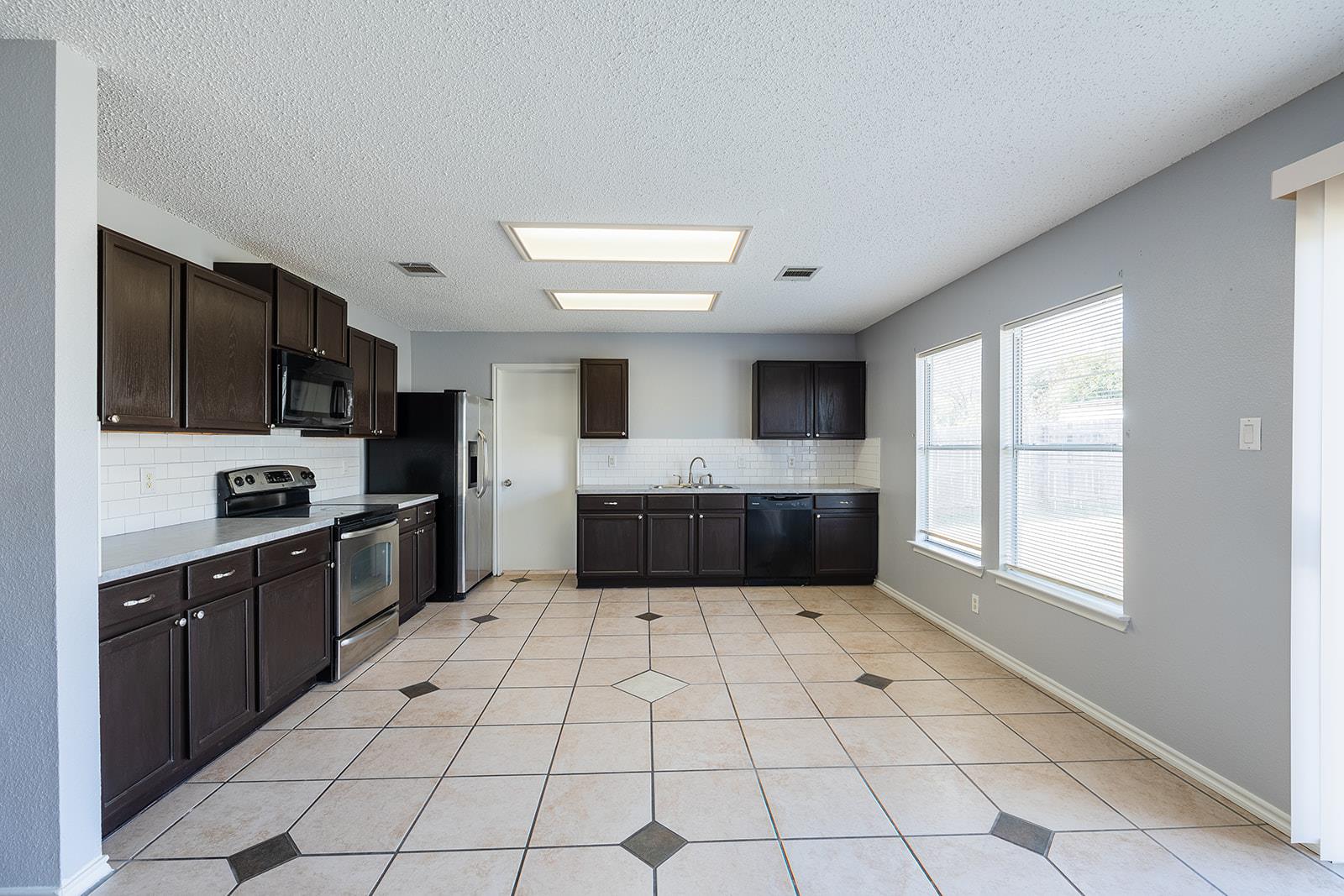 1240 Dexford Dr, Austin, TX 78753