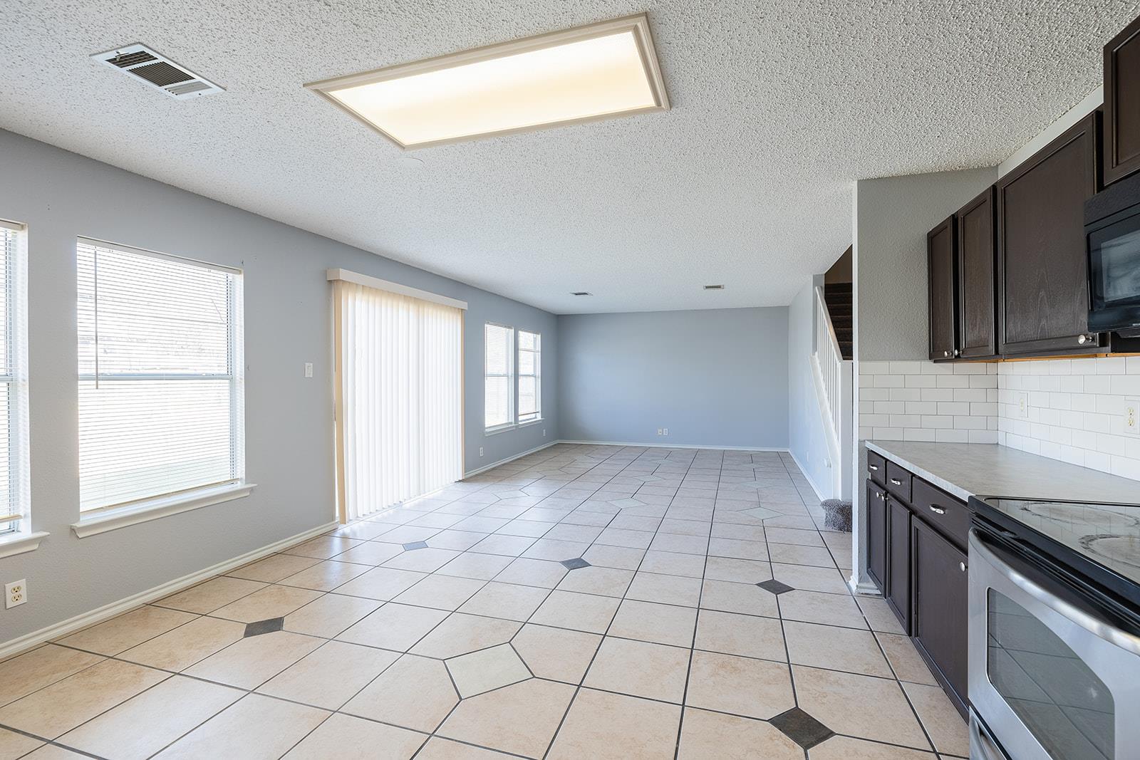 1240 Dexford Dr, Austin, TX 78753