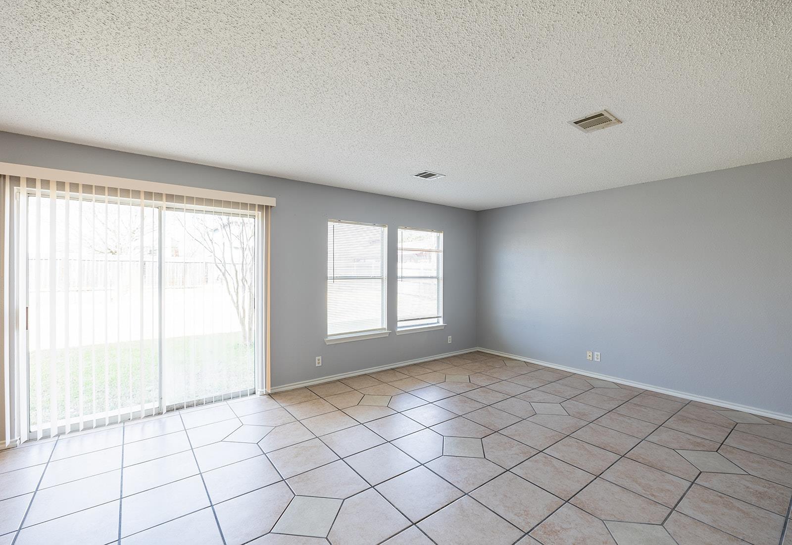 1240 Dexford Dr, Austin, TX 78753