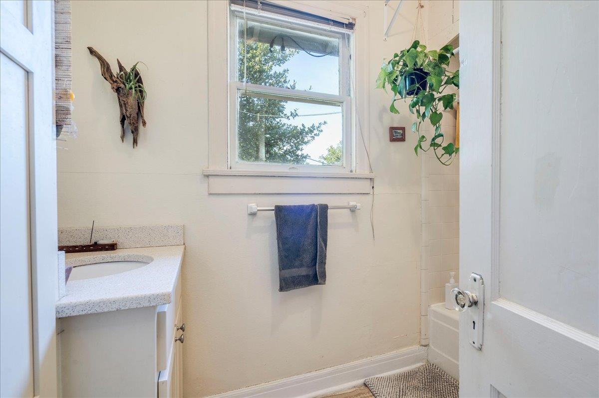 1103 W. 22ND St # B, Austin, TX 78705