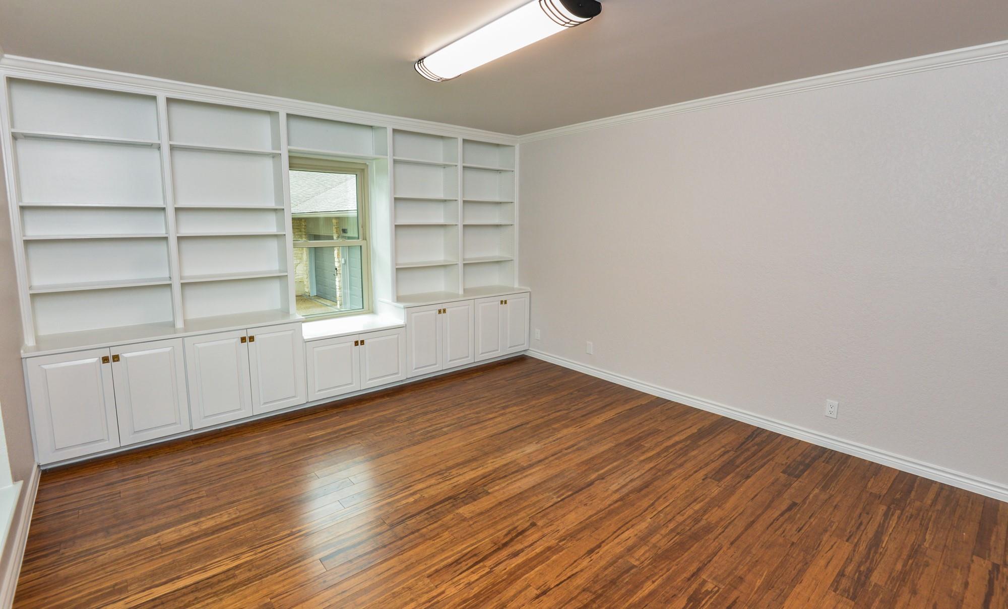 9801 Talleyran Dr, Austin, TX 78750