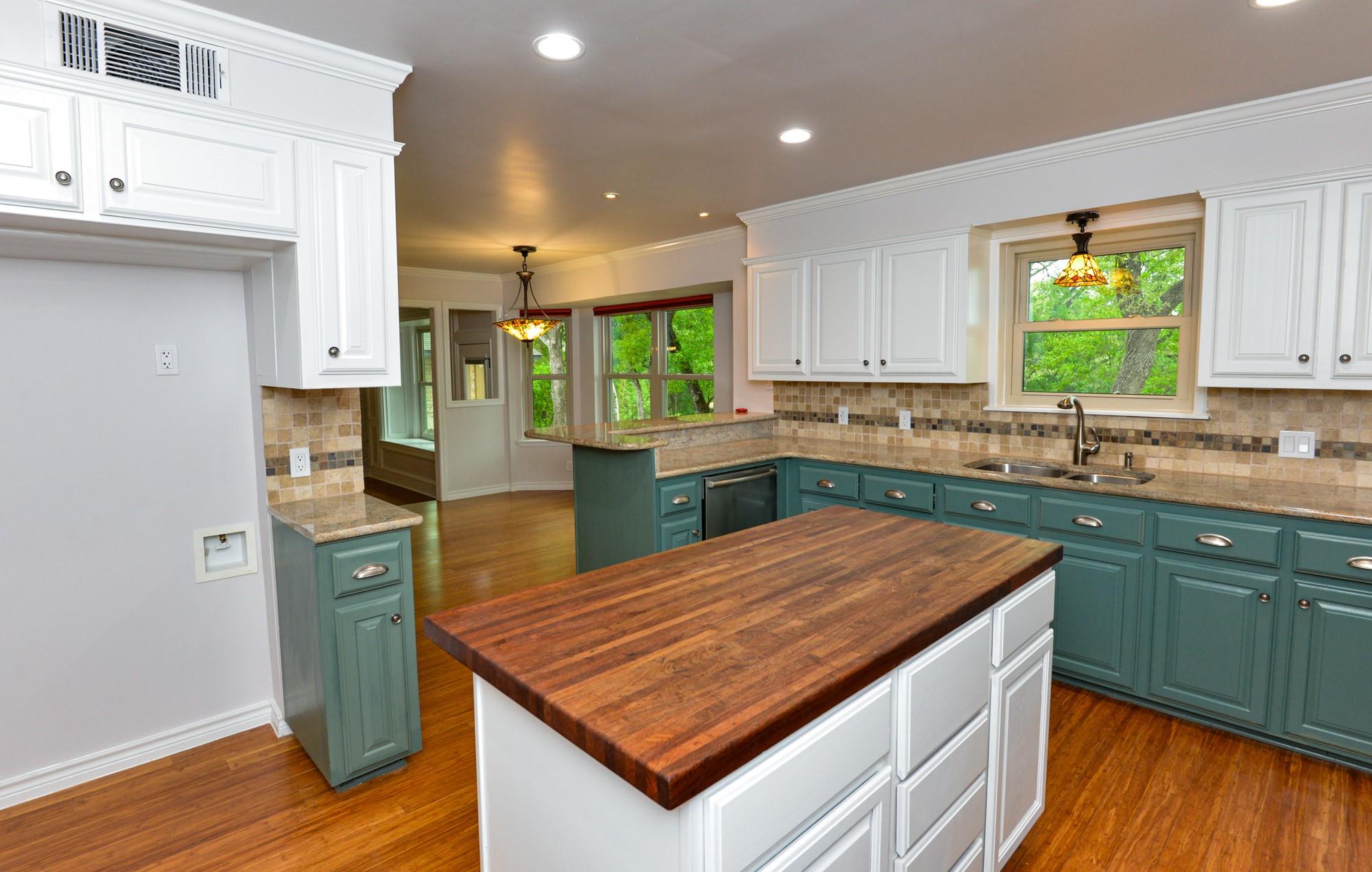 9801 Talleyran Dr, Austin, TX 78750