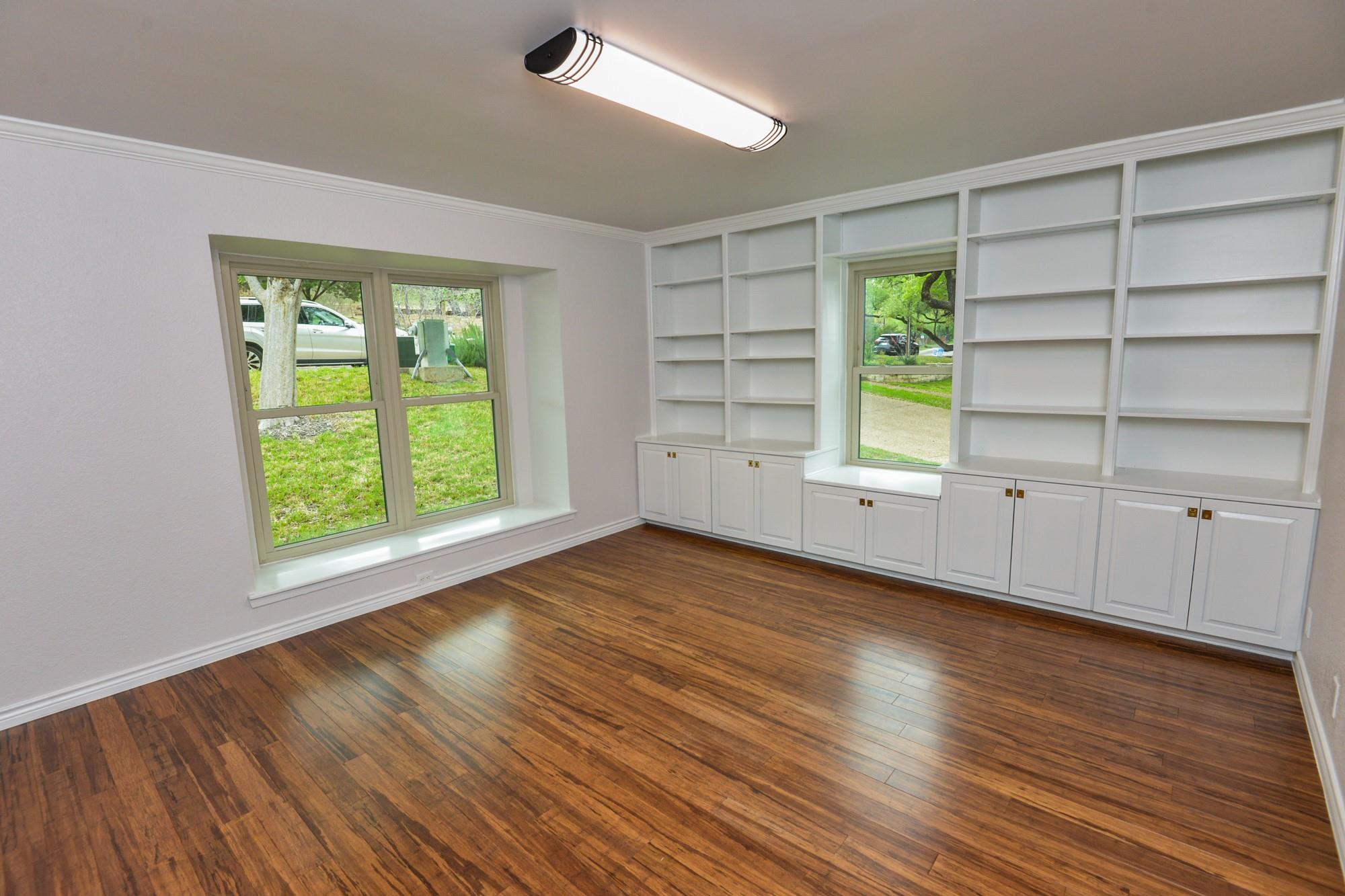 9801 Talleyran Dr, Austin, TX 78750