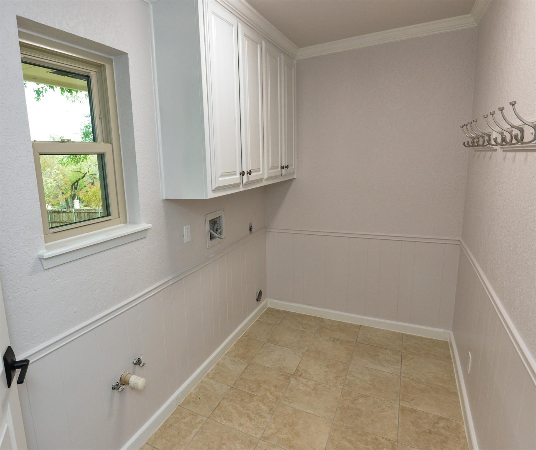 9801 Talleyran Dr, Austin, TX 78750