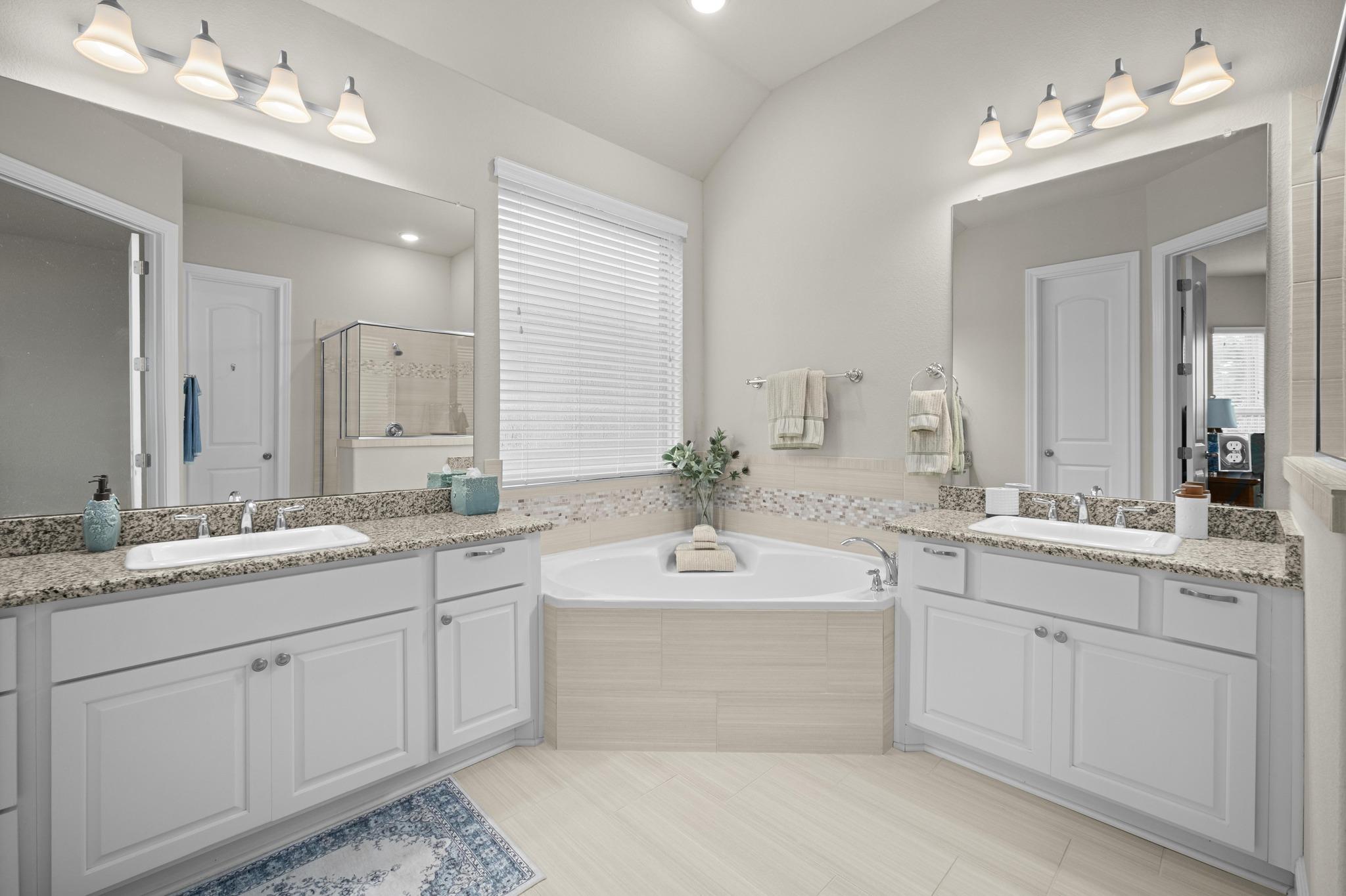 611 Founders Rdg, Dripping Springs, TX 78620