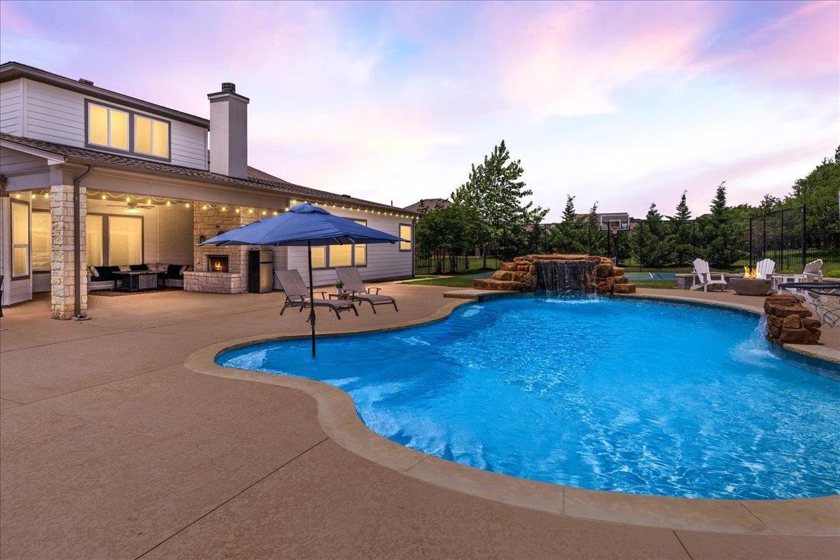 437 July Johnson Dr, Austin, TX 78737