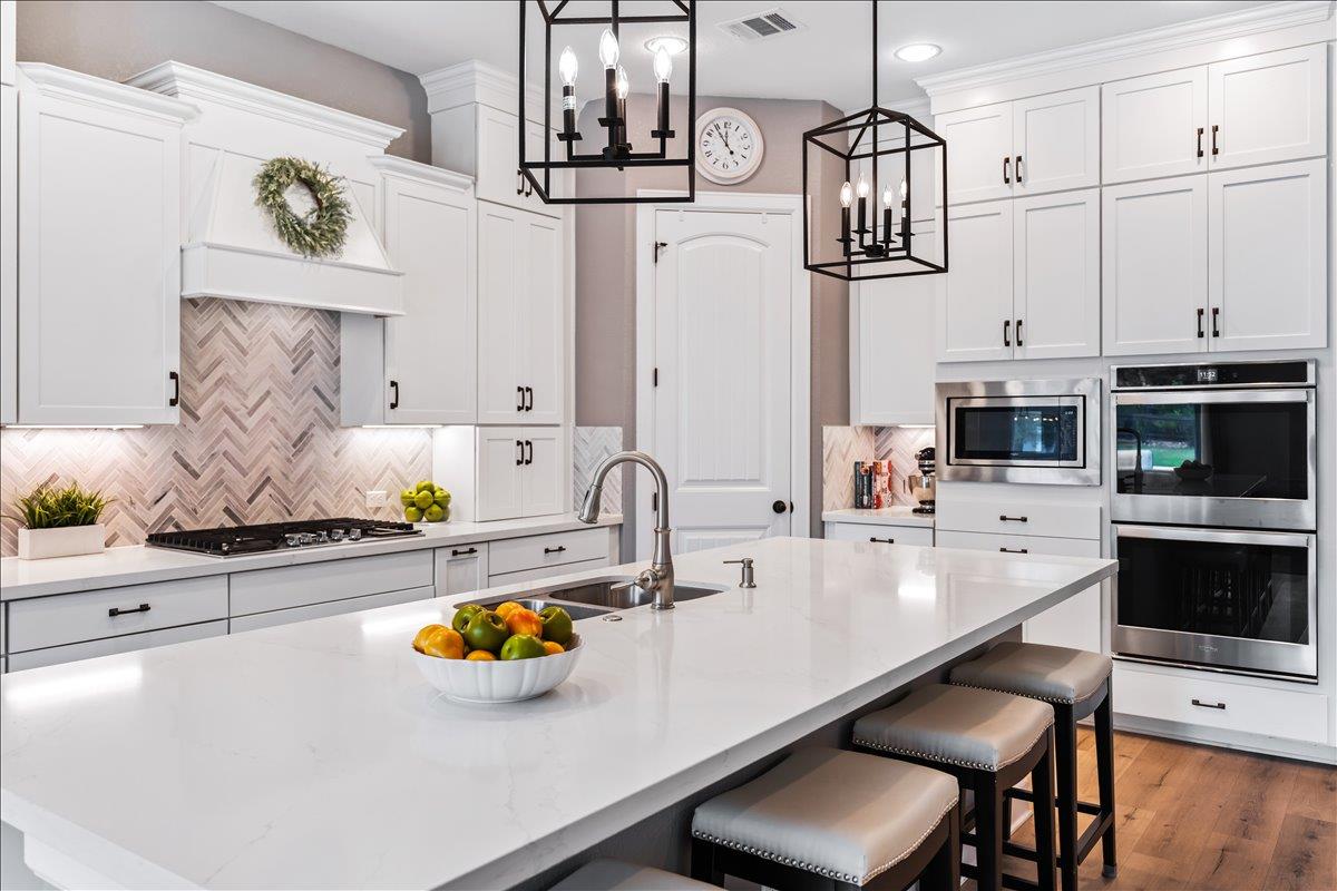 437 July Johnson Dr, Austin, TX 78737
