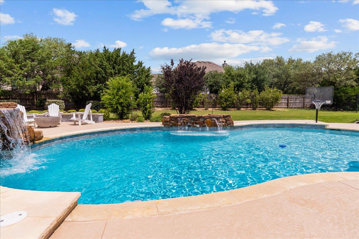 437 July Johnson Dr, Austin, TX 78737