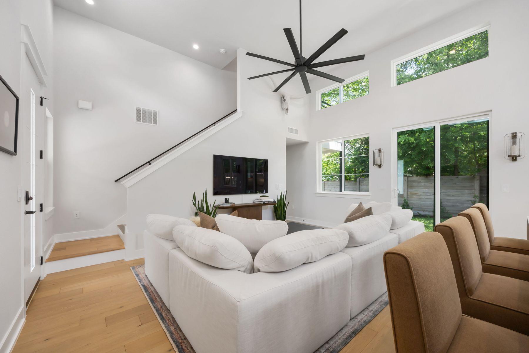 2711 Stacy Ln # 2, Austin, TX 78704