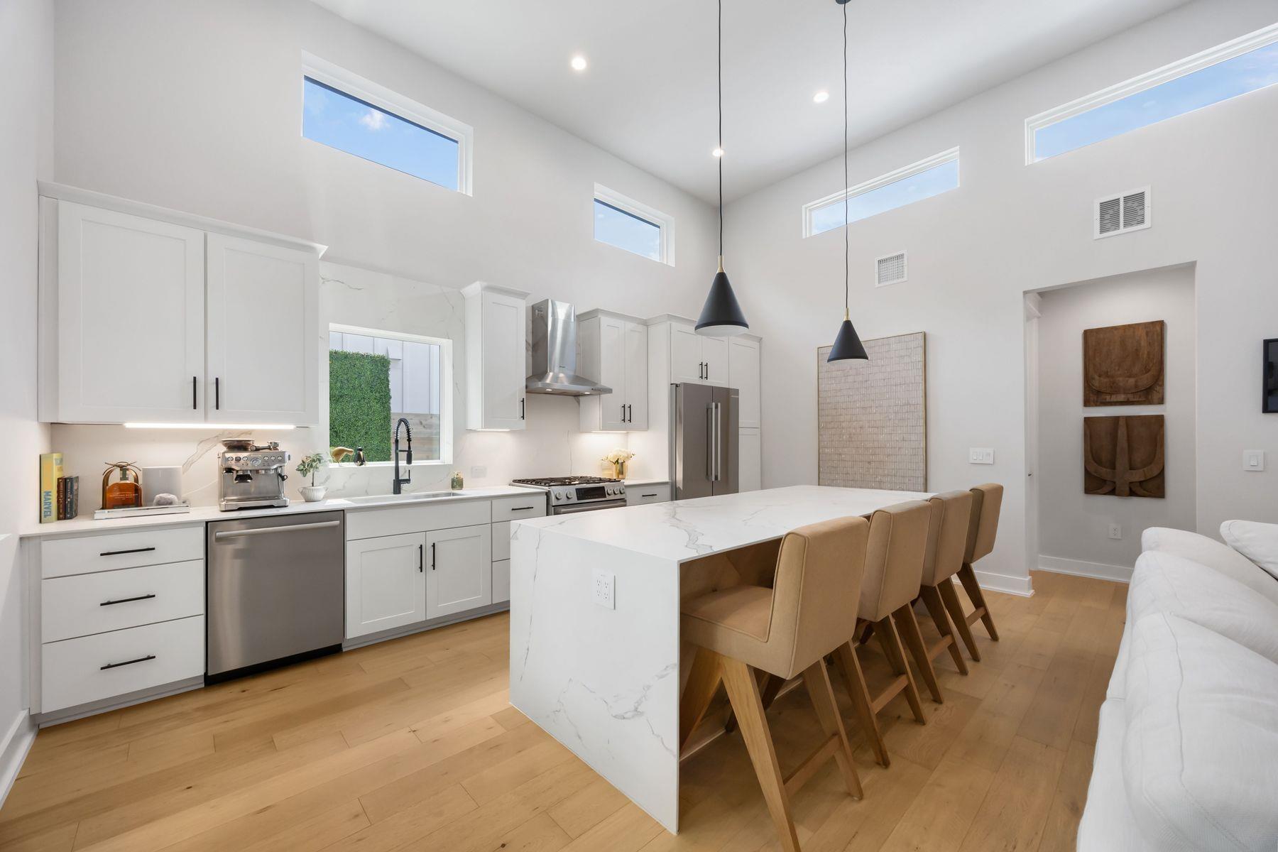 2711 Stacy Ln # 2, Austin, TX 78704