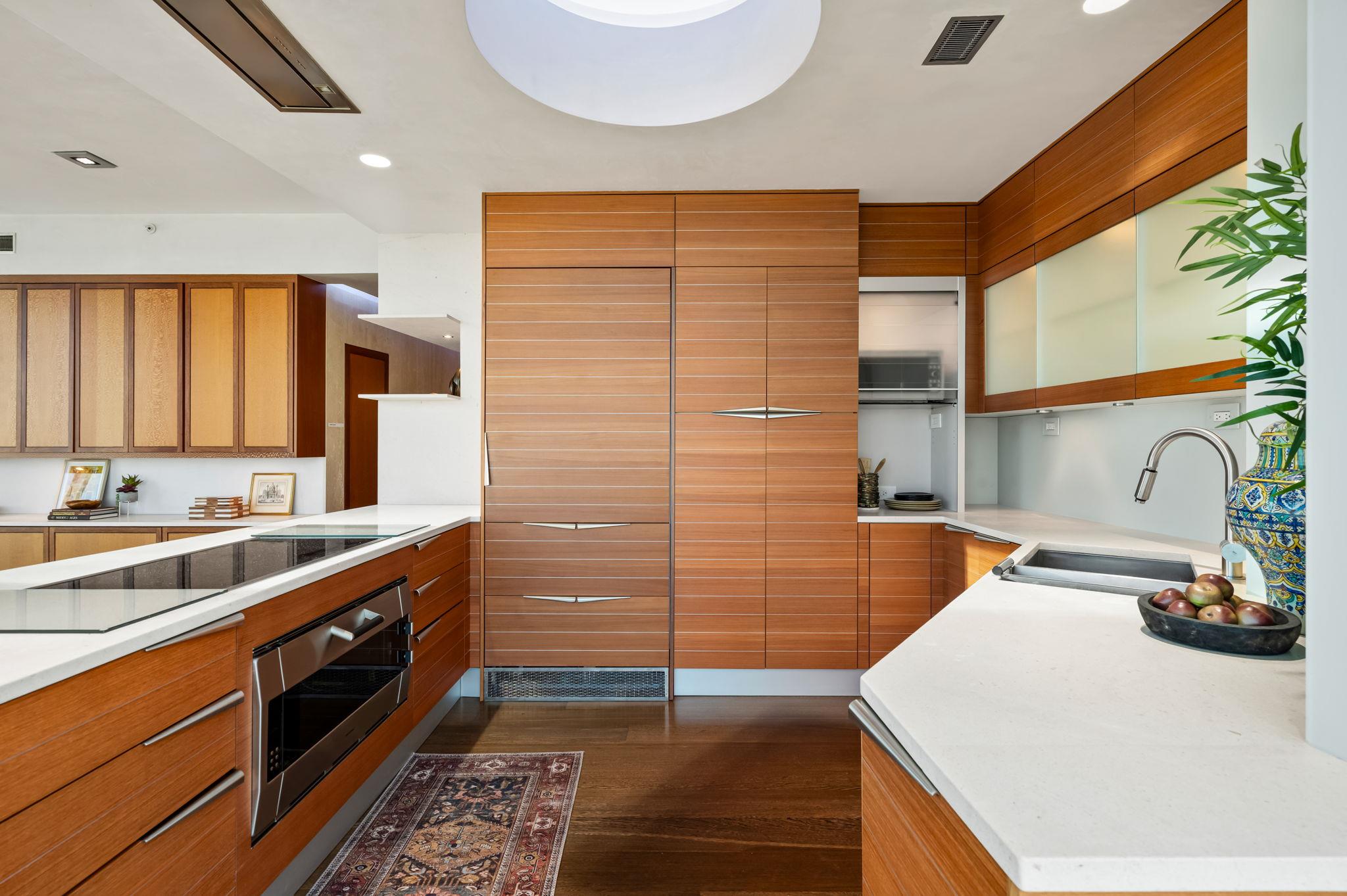 360 Nueces St # 4211, Austin, TX 78701