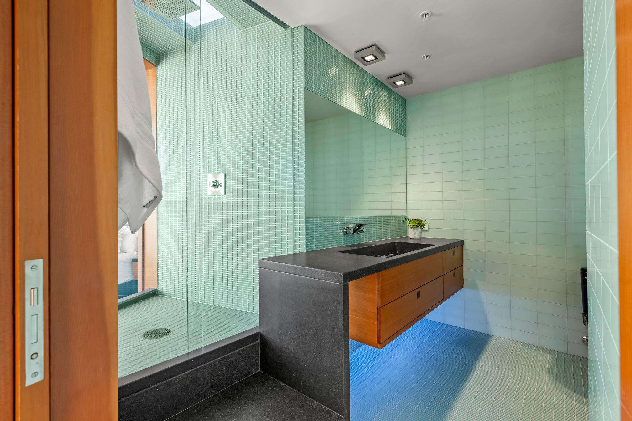 360 Nueces St # 4211, Austin, TX 78701