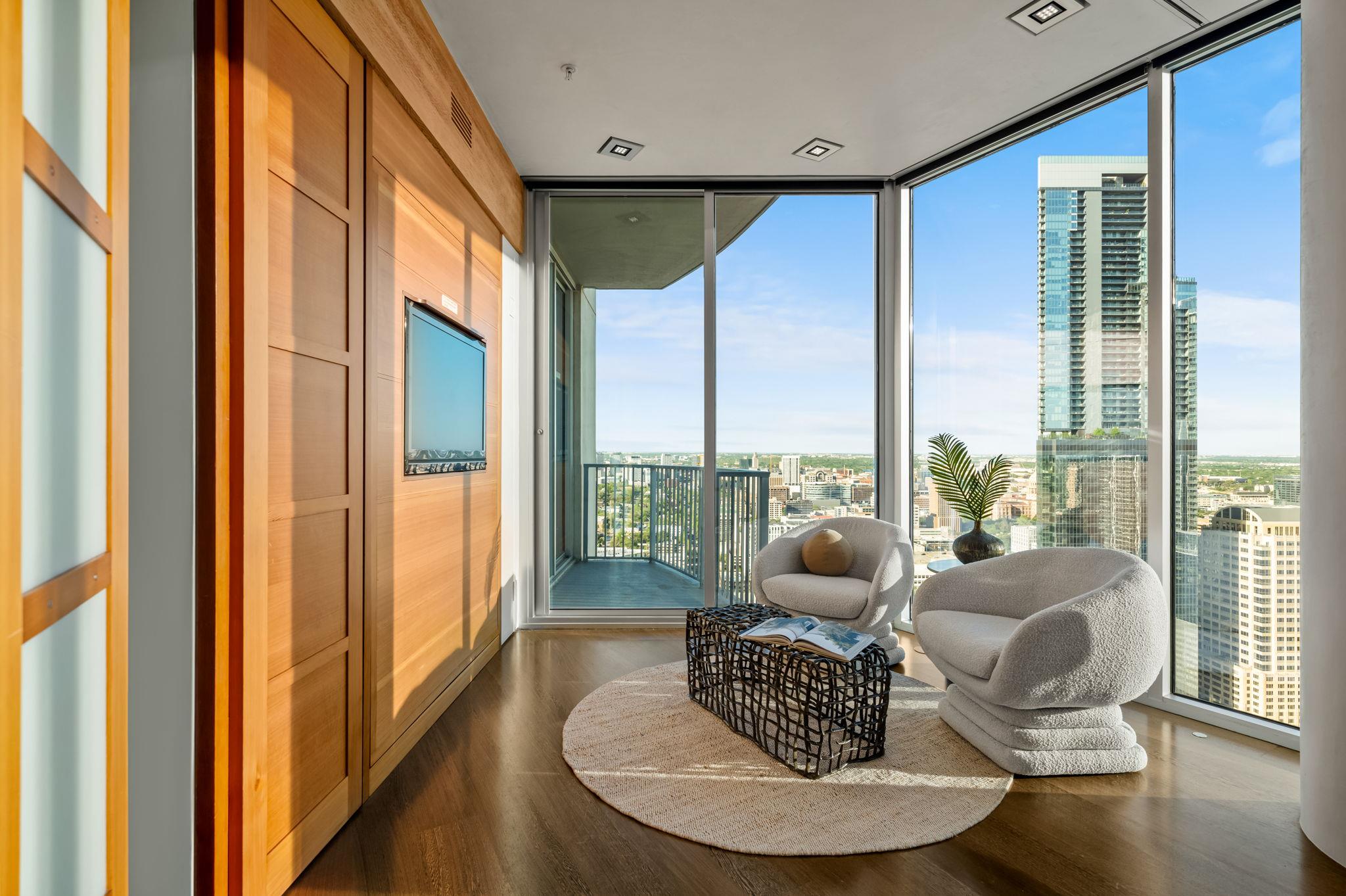 360 Nueces St # 4211, Austin, TX 78701