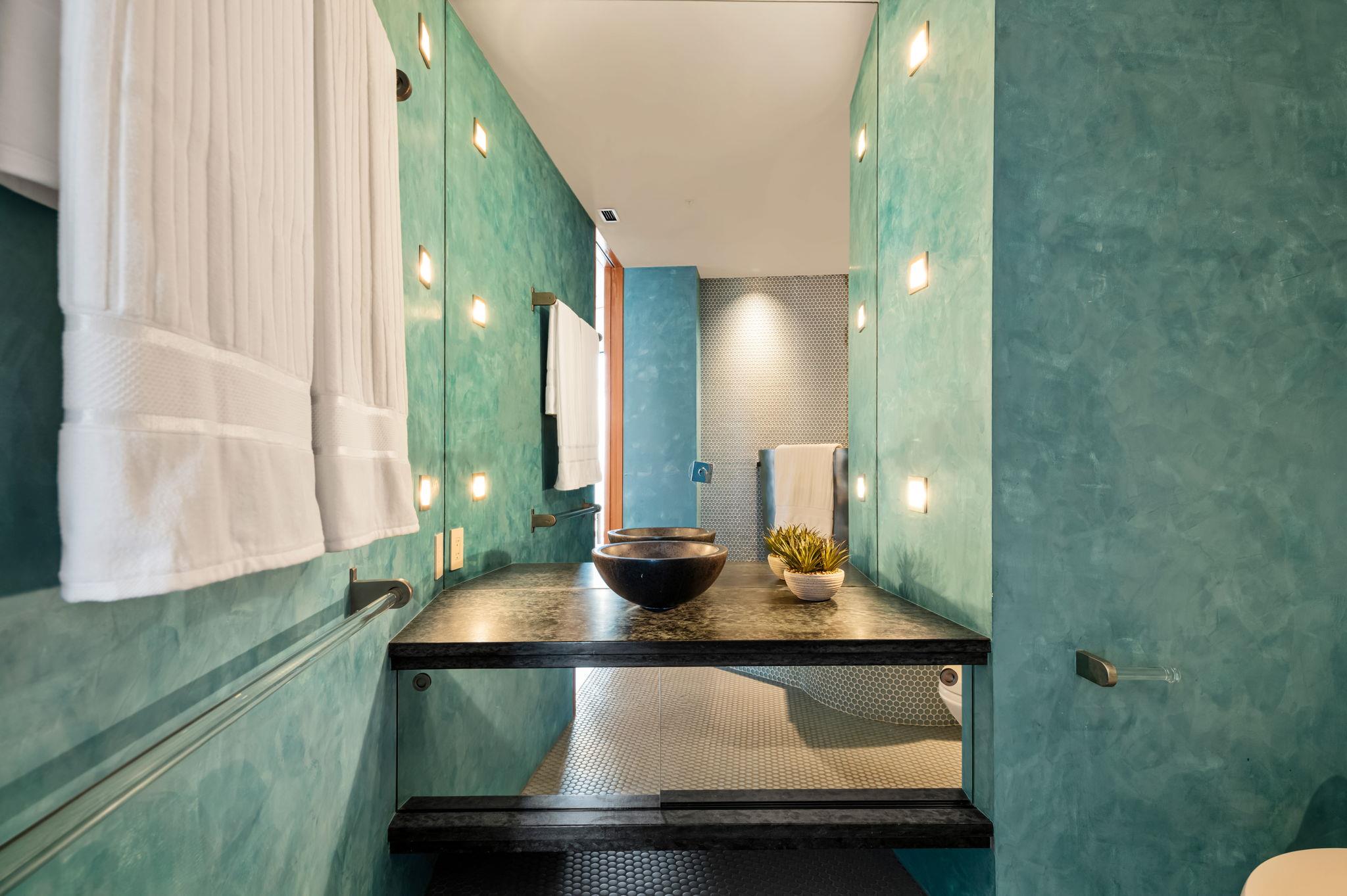 360 Nueces St # 4211, Austin, TX 78701