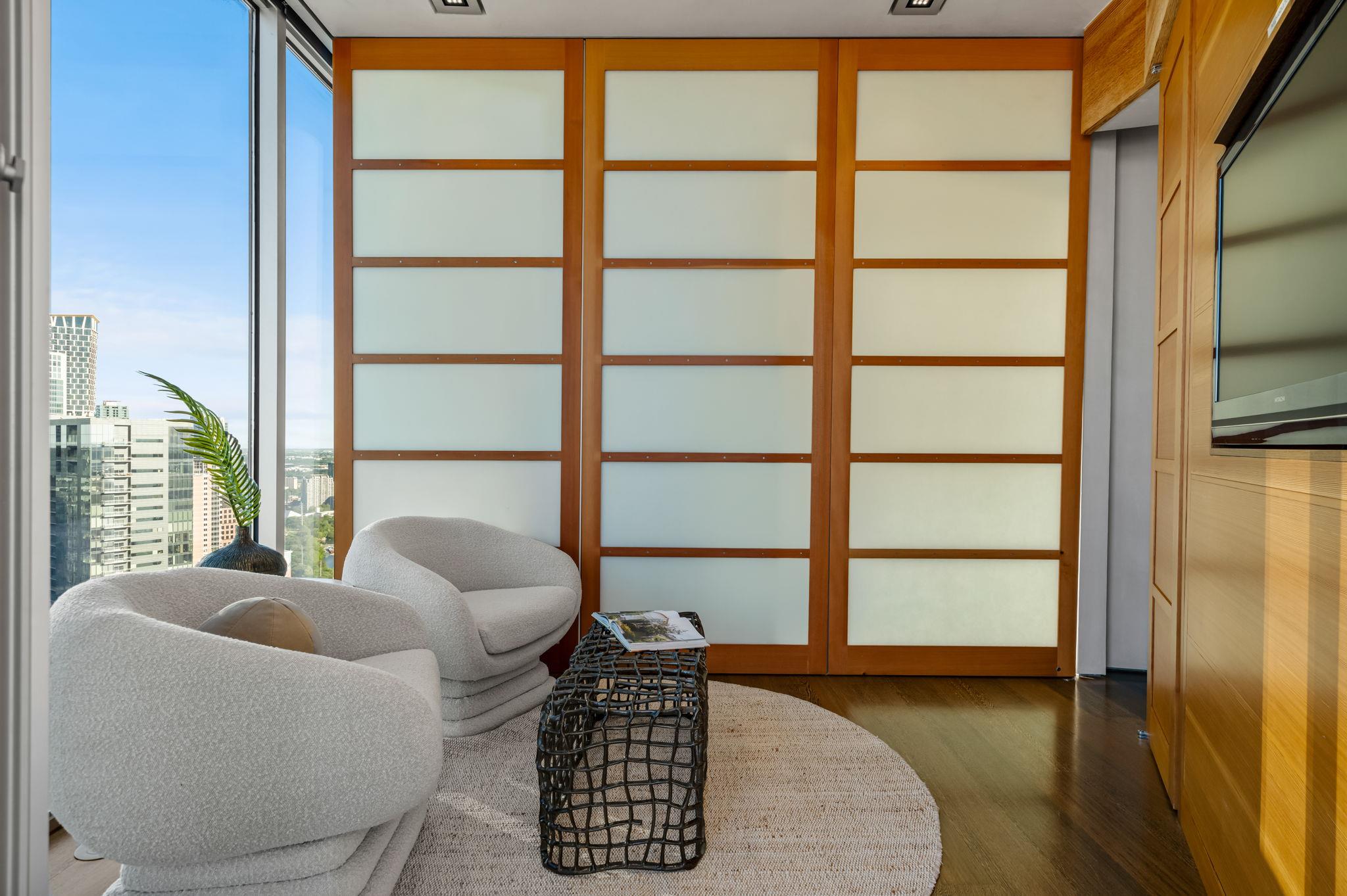 360 Nueces St # 4211, Austin, TX 78701