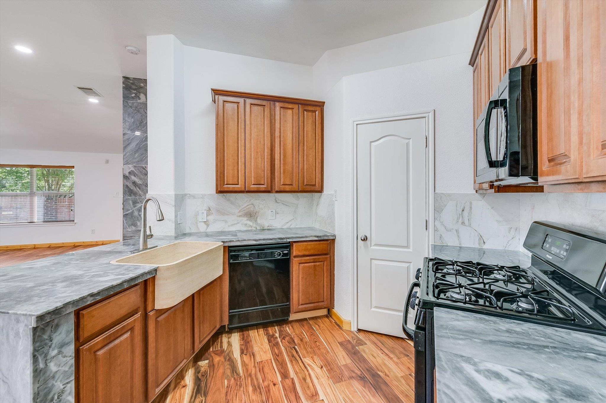 702 Bent Wood Pl, Round Rock, TX 78665