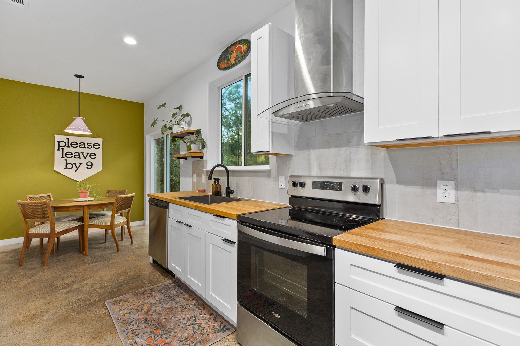 326 Tahitian Dr, Bastrop, TX 78602