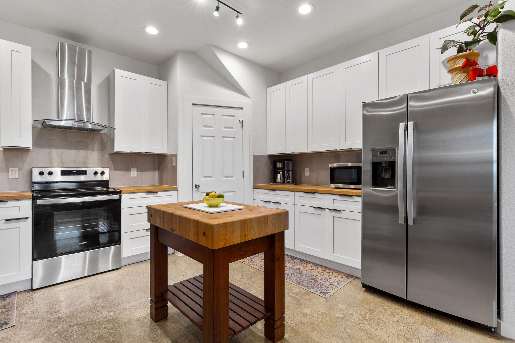 326 Tahitian Dr, Bastrop, TX 78602