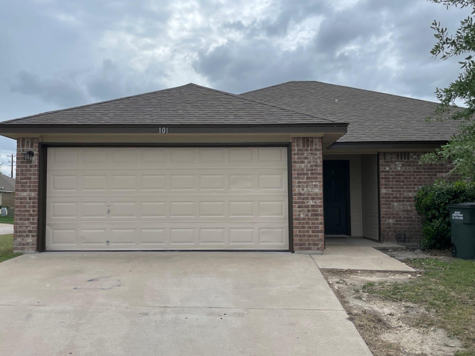 101 Soapstone Dr, Jarrell, TX 76537