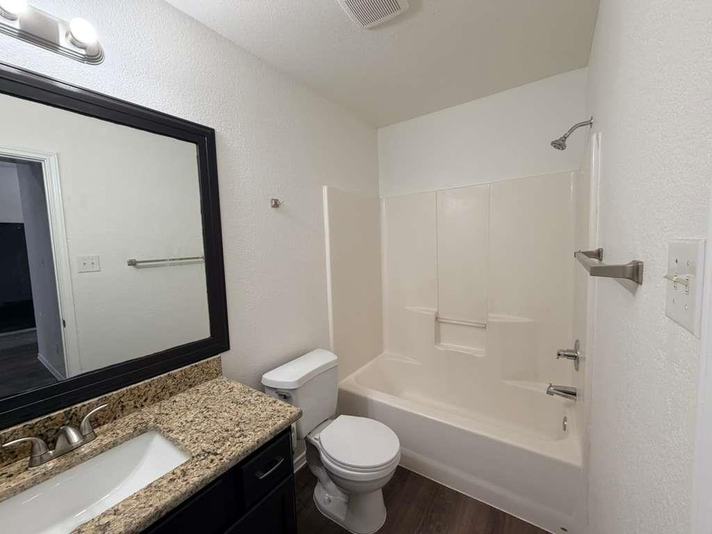 101 Soapstone Dr, Jarrell, TX 76537