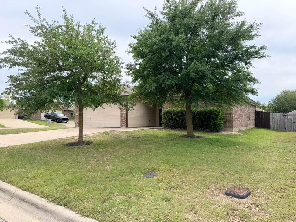 101 Soapstone Dr, Jarrell, TX 76537