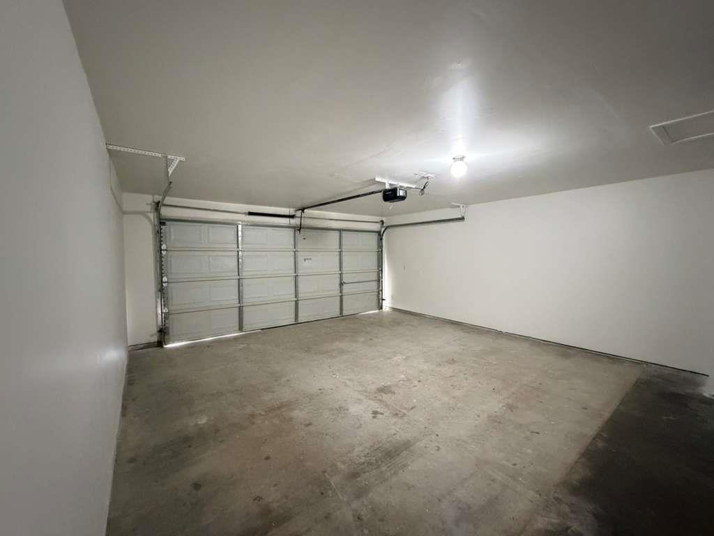 101 Soapstone Dr, Jarrell, TX 76537