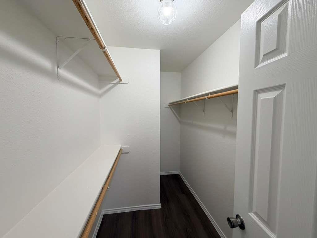 101 Soapstone Dr, Jarrell, TX 76537