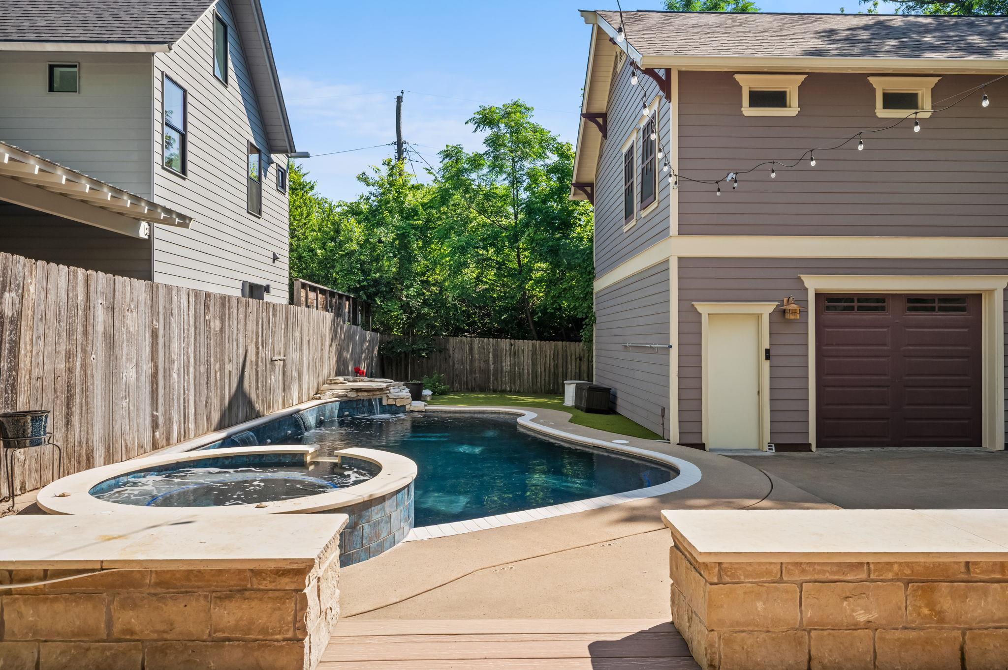 515 E 49th St, Austin, TX 78751