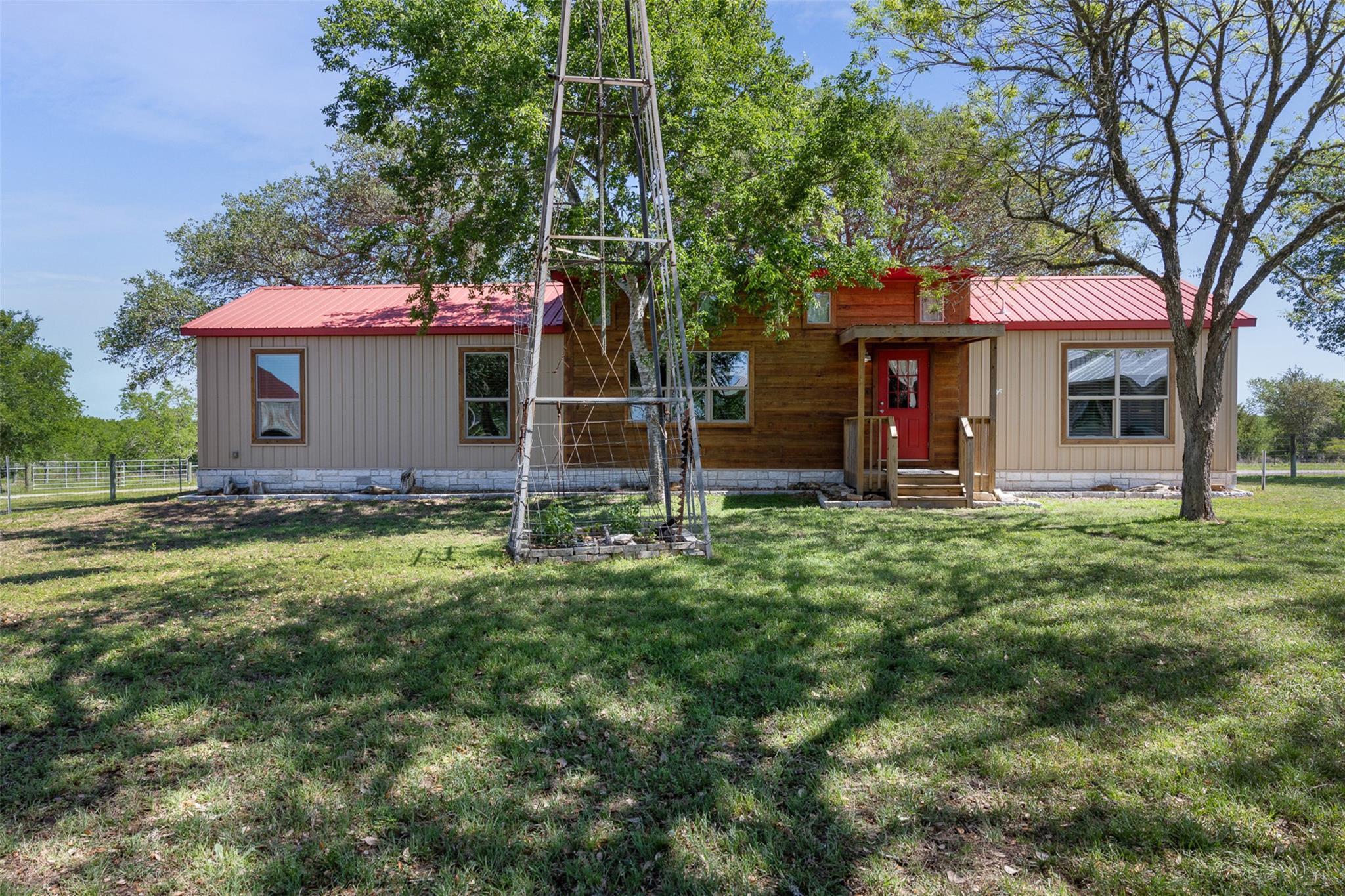2345 Frank Rd, La Grange, TX 78945