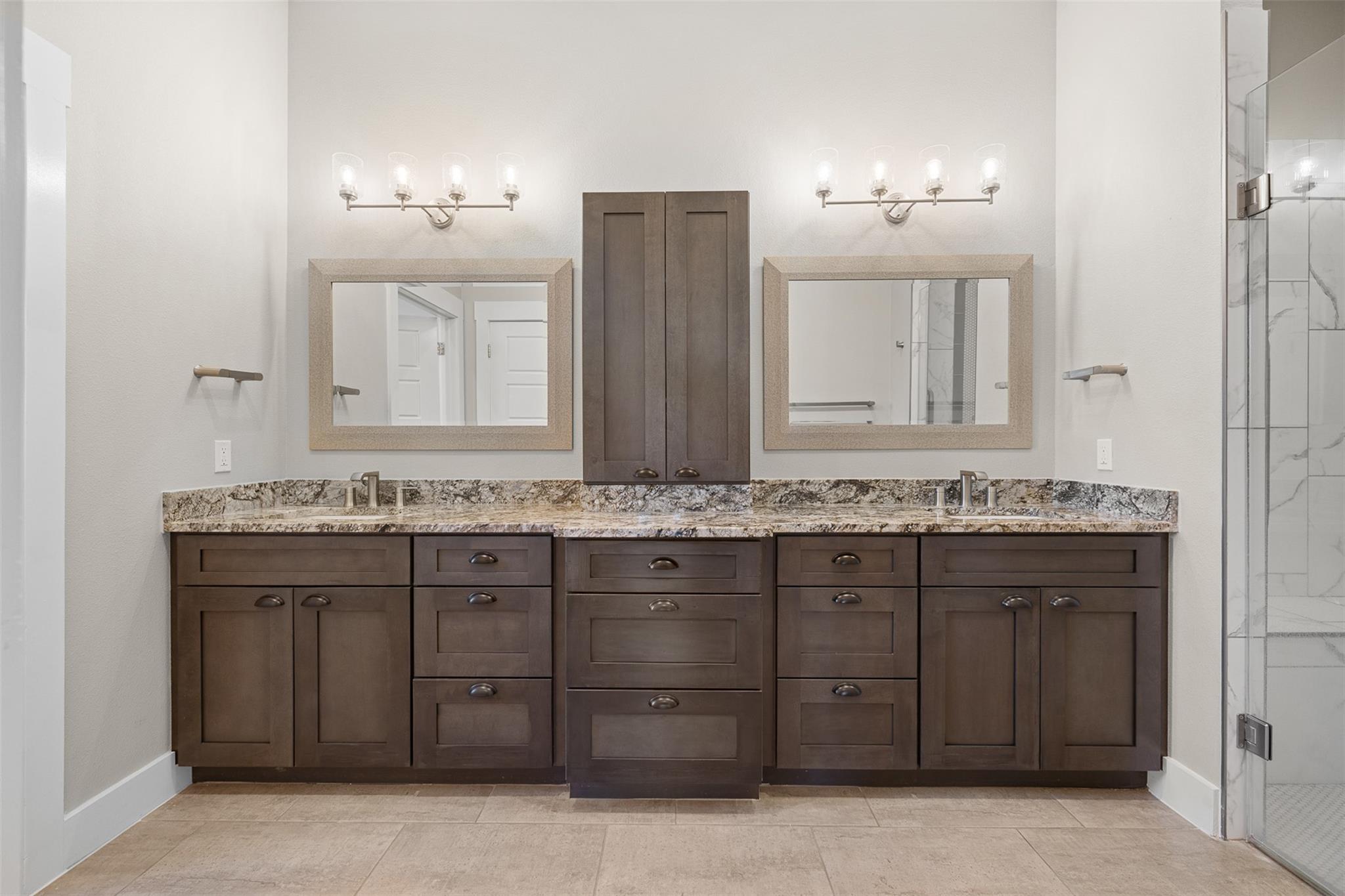 2345 Frank Rd, La Grange, TX 78945