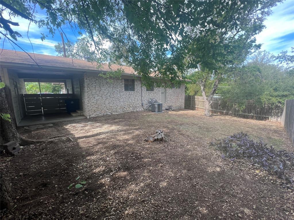 907 Possum Trot St # B, Austin, TX 78703