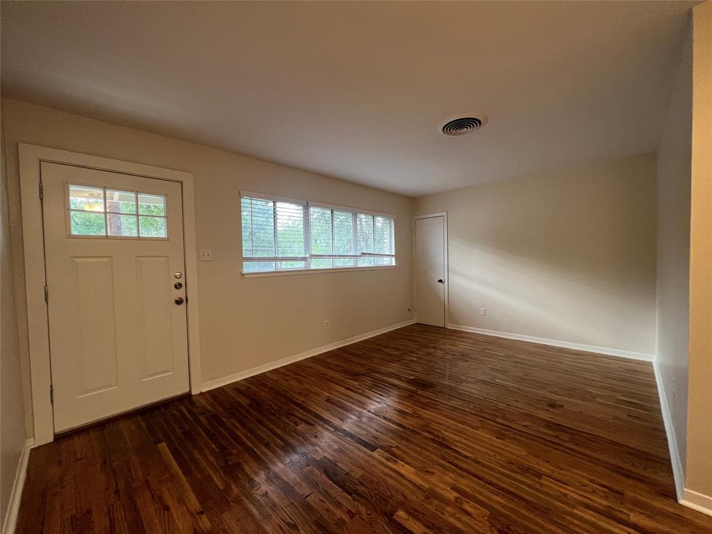 907 Possum Trot St # B, Austin, TX 78703