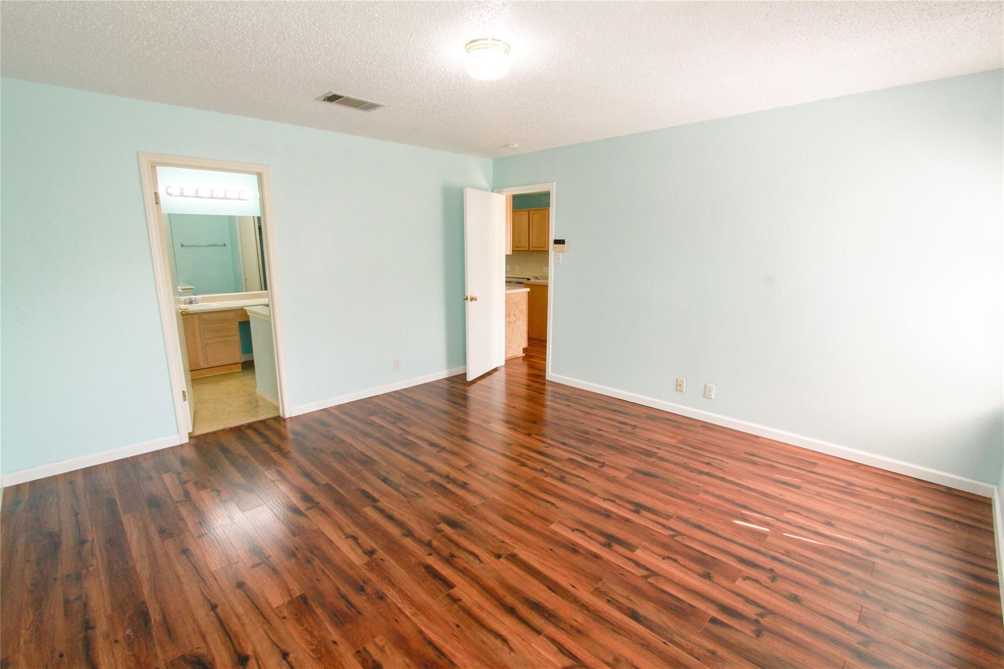 9705 DALEWOOD Dr, Austin, TX 78729