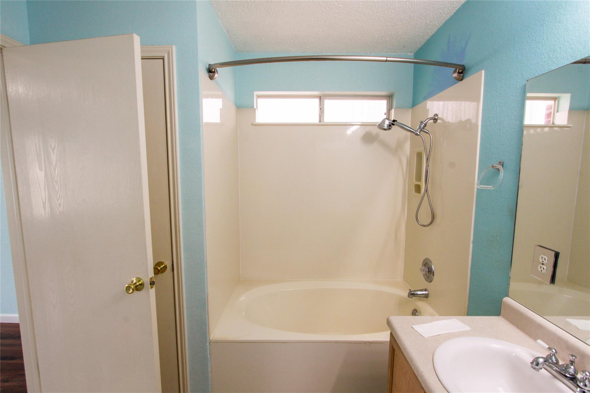 9705 DALEWOOD Dr, Austin, TX 78729