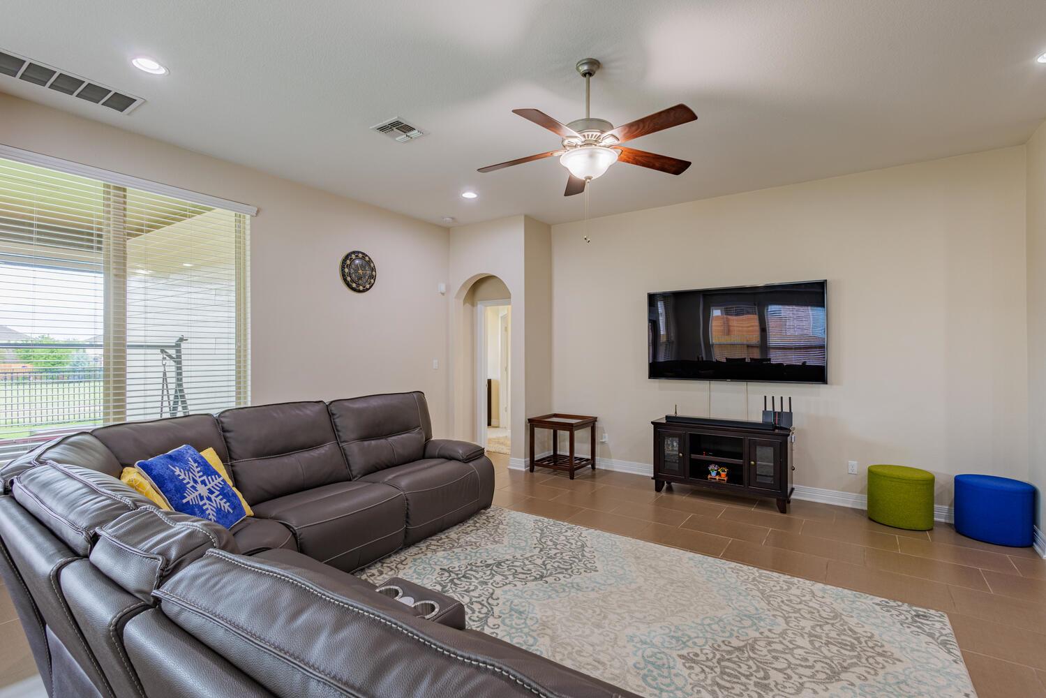 216 Blue Waterleaf Ln, Georgetown, TX 78626